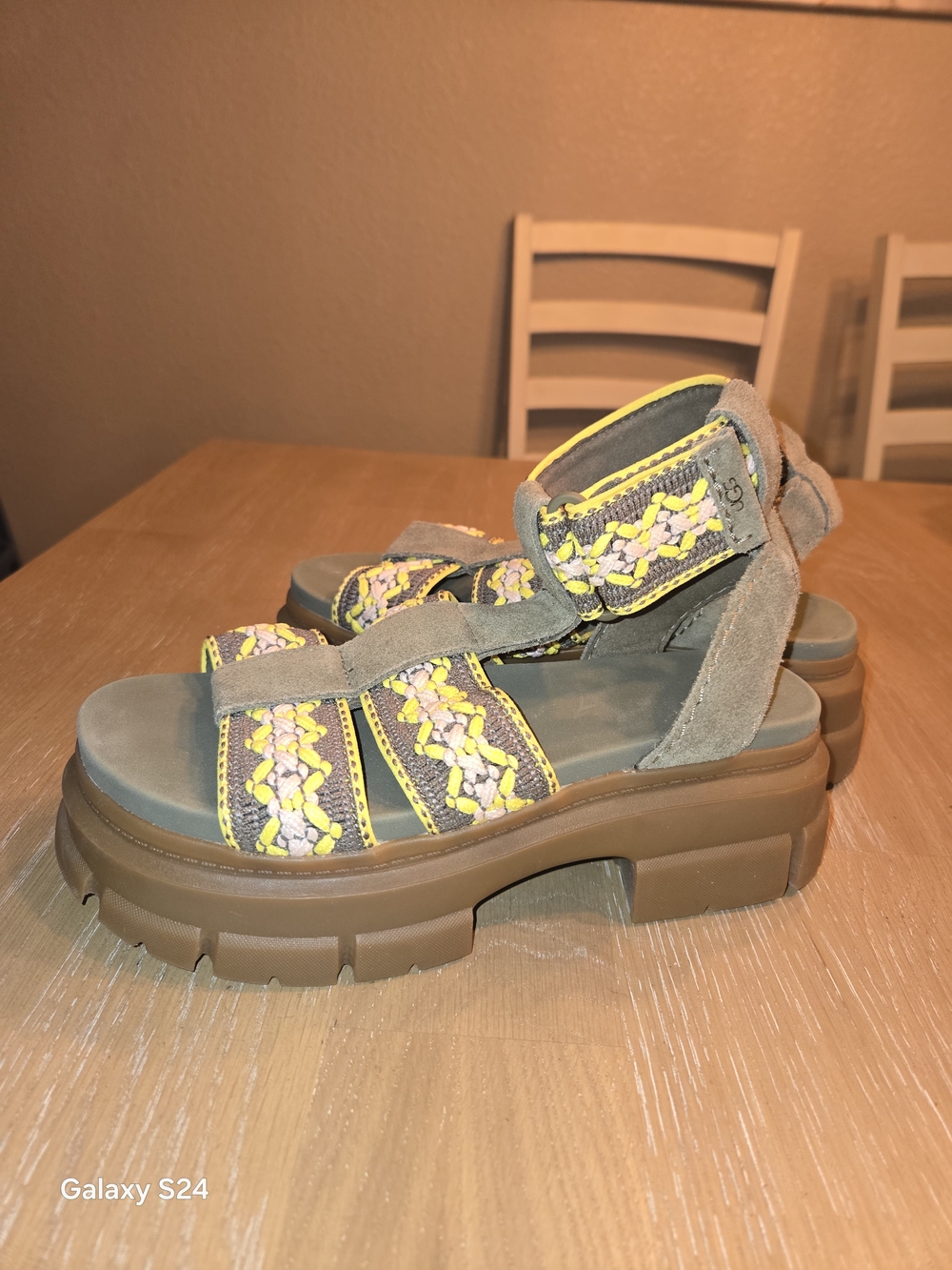 UGG Ashton Heritage Braid Platform Sandals Womens 7.5